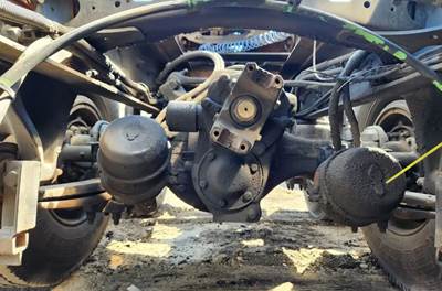 Meritor-Rockwell RT40-145 Front Differential for a 2008 Freightliner FLD120SD Glider