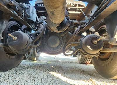 Meritor-Rockwell RT40-145 Complete Axle-Front Rears for a 2004 Freightliner Columbia 120