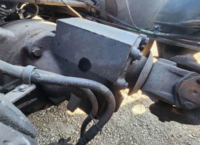 Meritor-Rockwell RT40-145 Front Differential for a 2004 Freightliner Columbia 120