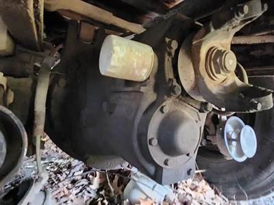 Meritor-Rockwell RT44-145 Front Differential for a 1997 Ford LT9513 LOUISVILLE 113