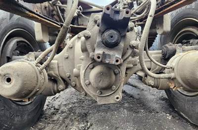 Meritor-Rockwell RT46-160 Front Differential for a 2000 Freightliner FL112