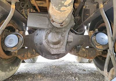Meritor-Rockwell RT46-160 Complete Axle-Front Rears for a 2000 Sterling L9500