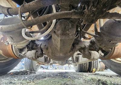 Meritor-Rockwell RT46164 Complete Axle-Front Rears for a 2015 International WorkStar 7400