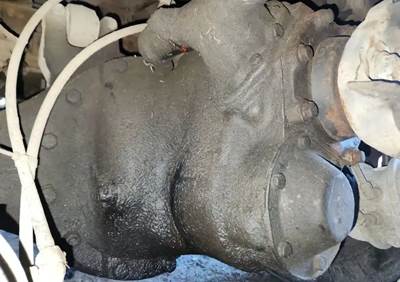 Meritor-Rockwell SSHD Front Differential for a 1988 Ford LTL9000