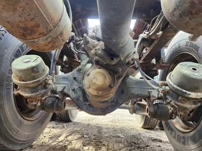 Meritor-Rockwell SSHD Front Differential for a 1987 Freightliner FLC