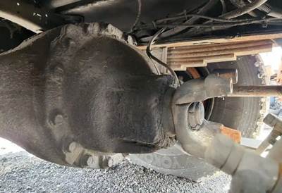 Axle Alliance RXX-4N Rear Differential for a 2006 Freightliner M2 106