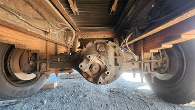 Dana 19060S Rear Differential for a 1999 GMC C6500