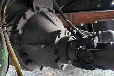 Dana 19060S Rear Differential for a 2018 Isuzu FTR