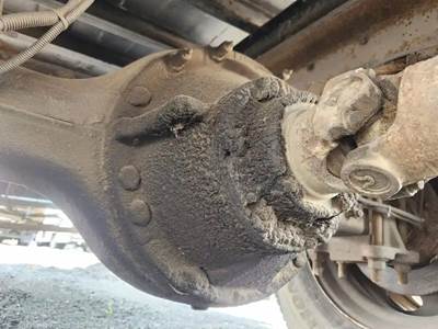 Dana 19060S Rear Differential for a 1999 GMC C6500