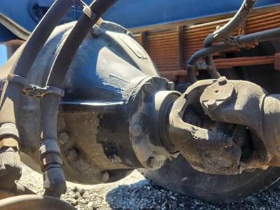 Dana 21060S Rear Differential for a 1997 Volvo FE