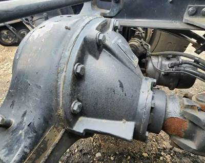 Dana DSP40 Rear Differential for a 2018 Peterbilt 579