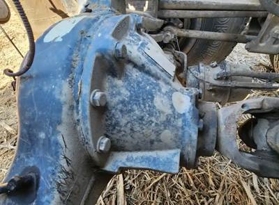 Dana DSP40 Rear Differential for a 2017 Peterbilt 365