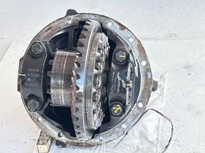 Dana DSP40 Rear Differential for a 2025 Peterbilt 579