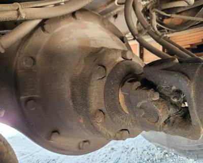 Dana R44CA104 7X Rear Differential for a 2000 International 4900