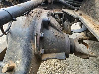 Dana RSP40 Rear Differential for a 2004 Peterbilt 385