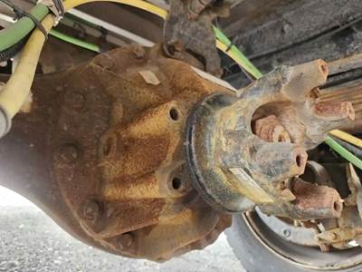 Dana S19-140 Rear Differential for a 2024 Chevrolet 6500XD