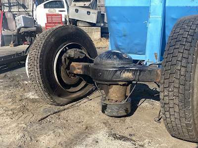 Dana 17060S Rear Differential for a 2005 Ford F-650