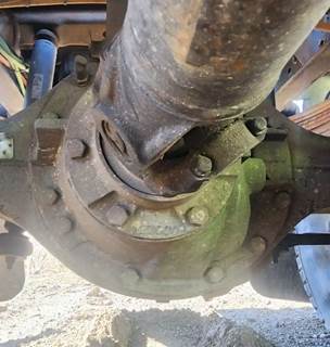 Dana 21060S Rear Differential for a 2003 GMC C7500