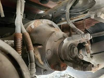 Dana 23090S Rear Differential for a 2001 Sutphen Firetruck