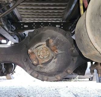 Detroit Rear Differential for a 2020 Freightliner M2 106