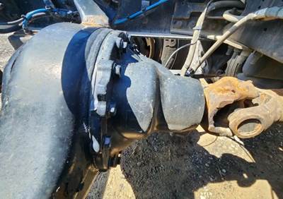 Detroit RT40-4 Rear Differential for a 2019 Freightliner Cascadia 125