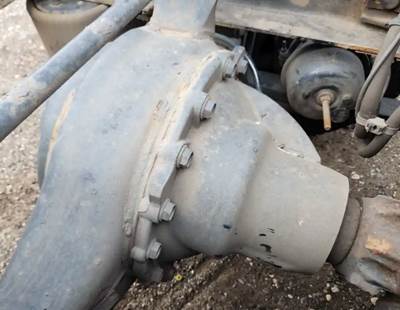 Detroit RT40-4N Rear Differential for a 2018 Freightliner Cascadia 126