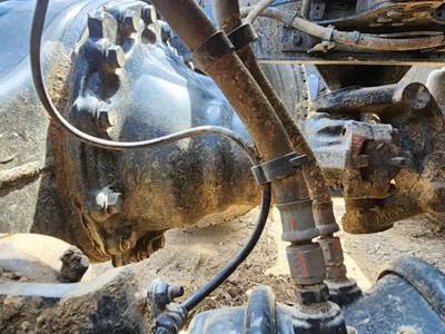 Detroit RT40-NFD Rear Differential for a 2021 Freightliner Cascadia 126