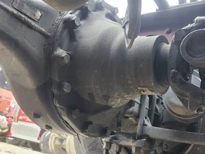 Detroit RT40-NFD Rear Differential for a 2021 Freightliner Cascadia 126