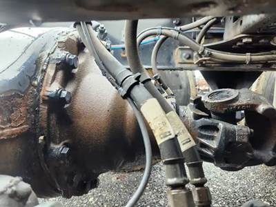 Detroit RT40-NFD Rear Differential for a 2021 Freightliner Cascadia 126