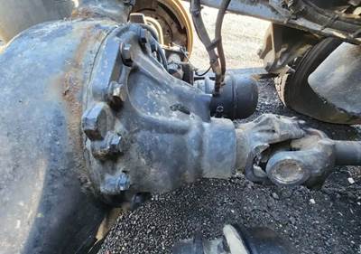 Detroit RT40-NFD Rear Differential for a 2021 Freightliner Cascadia 126