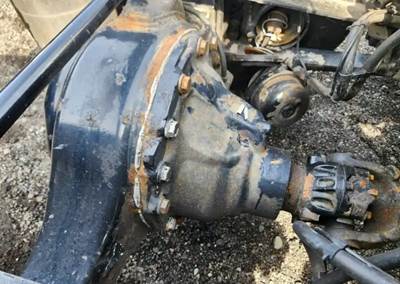 Detroit RT40-NFD Rear Differential for a 2021 Freightliner Cascadia 126