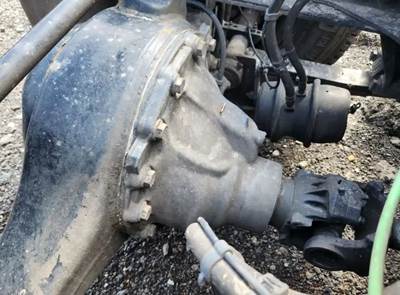 Detroit RT40-NFD Rear Differential for a 2020 Freightliner Cascadia 125