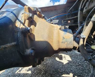 Detroit RT40-NFD Rear Differential for a 2023 Freightliner Cascadia 126