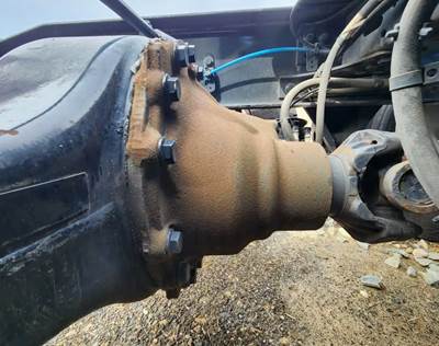 Detroit RT40-NFD Rear Differential for a 2022 Freightliner Cascadia 126