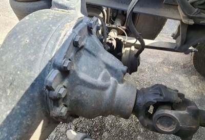 Detroit RT40-NFD-N Rear Differential for a 2021 Freightliner Cascadia 126