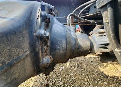 Detroit RT40-NFD-N Rear Differential for a 2019 Freightliner Cascadia 126