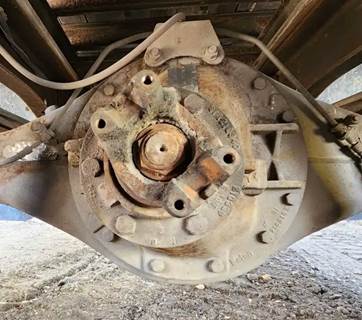 Eaton 15040S Rear Differential for a 1993 Chevrolet C60 Kodiak