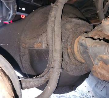 Eaton 16244 Rear Differential for a 2003 International 2574