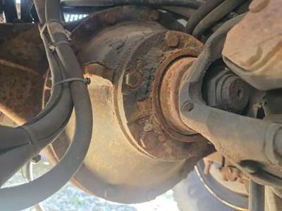 Eaton 16244 Rear Differential for a 2002 International 2574