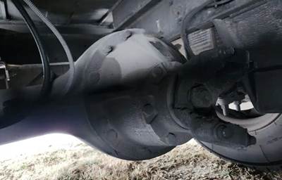 Eaton 19060S Rear Differential for a 1998 GMC C7500