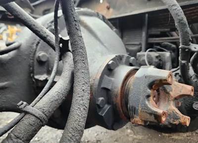 Eaton 21060S Rear Differential for a 2003 International 4400