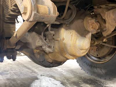 Eaton 30105D Rear Differential for a 2002 Peterbilt 357