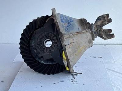 Eaton DS463 Rear Differential for a 2001 Peterbilt 378