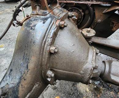 Eaton RS402 Rear Differential for a 1982 International F-2554