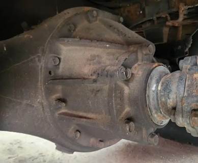 Isuzu 6CP Rear Differential for a 2006 Isuzu NQR