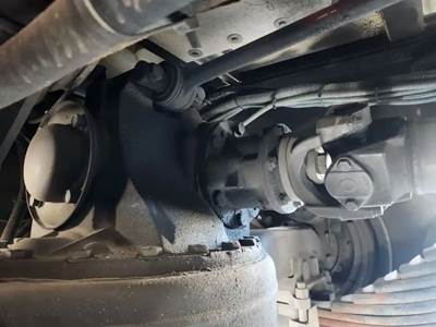 Mack CRD93 Rear Differential for a 2008 Mack GU813