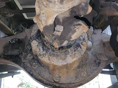 Meritor-Rockwell MD2014X3 Rear Differential for a 2018 Freightliner M2 106