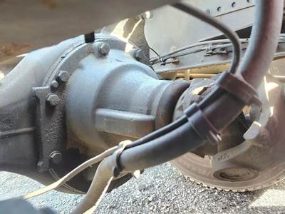 Meritor-Rockwell MR2014X Rear Differential for a 2014 Volvo VNL