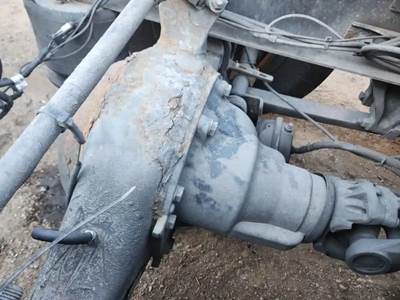 Meritor-Rockwell MT40-14X Rear Differential for a 2011 Freightliner Cascadia 125