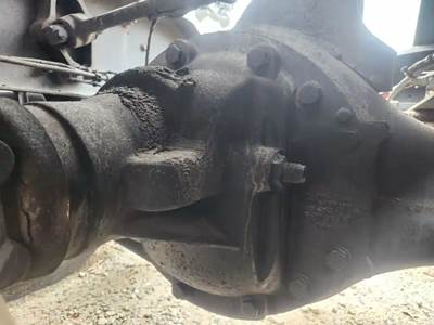 Meritor-Rockwell MT40-14X Rear Differential for a 2015 Volvo VNL